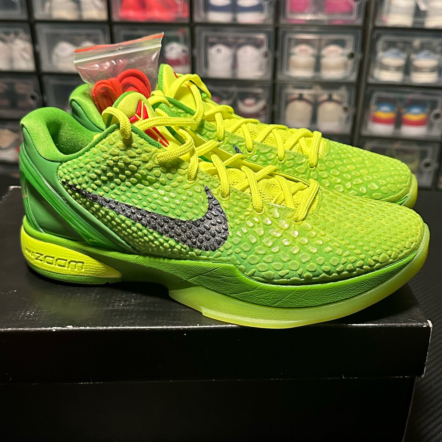 Kobe 6 Protro Grinch Pre-Owned