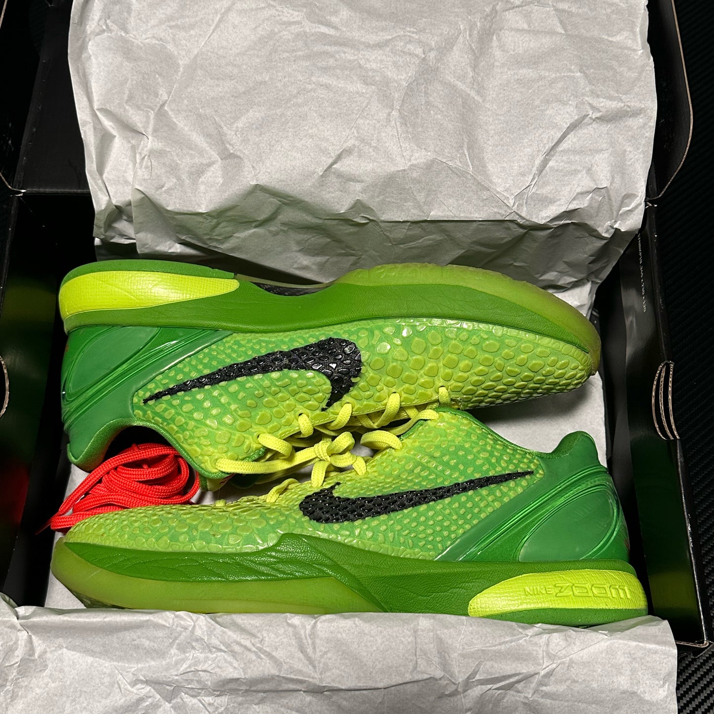 Kobe 6 Protro Grinch Pre-Owned