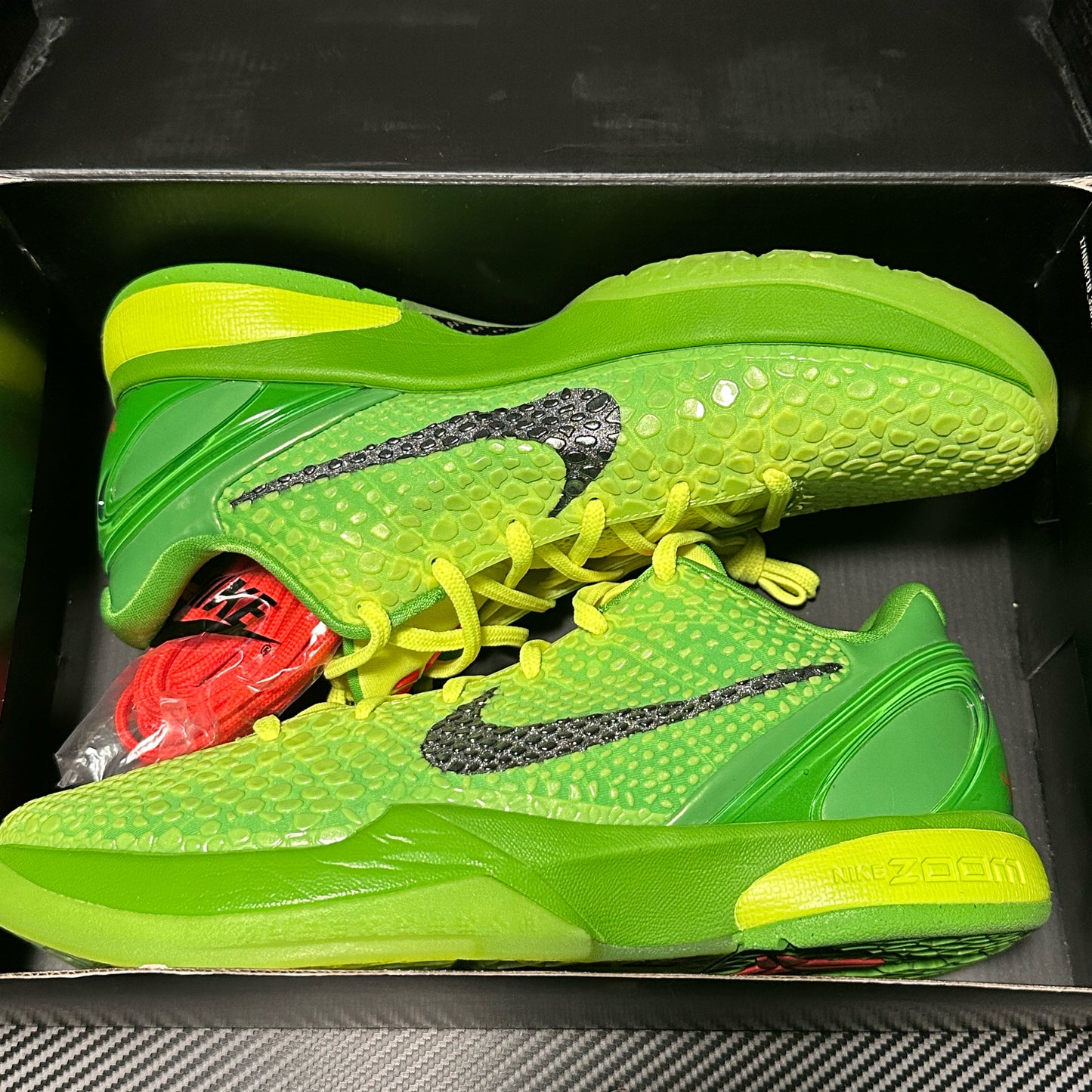 Kobe 6 Protro Grinch VNDS Pre-Owned