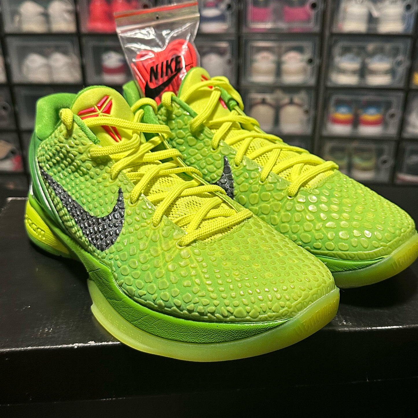 Kobe 6 Protro Grinch VNDS Pre-Owned